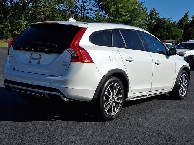 Used 2016 Volvo V60 T5 Cross Country Platinum AWD/4WD image 9