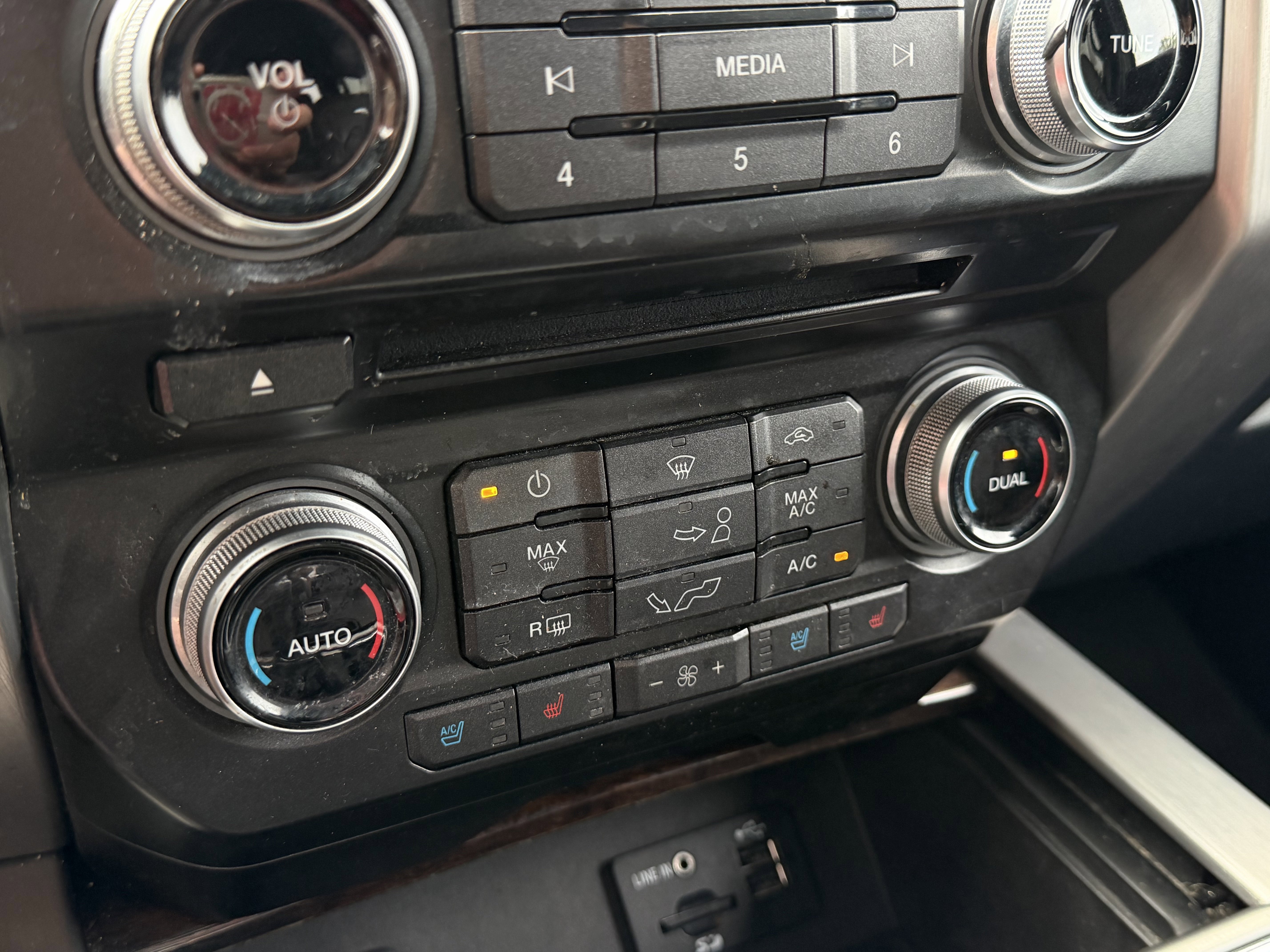 Used 2015 Ford F150 Platinum w/ Technology Package AWD/4WD image 24