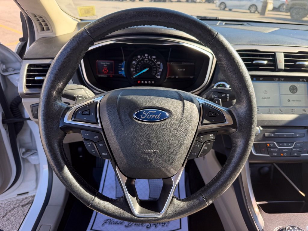 Used 2018 Ford Fusion SE w/ Fusion SE Technology Package AWD/4WD image 21