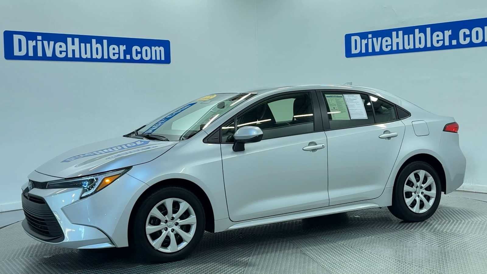 Used 2025 Toyota Corolla LE FWD image 4