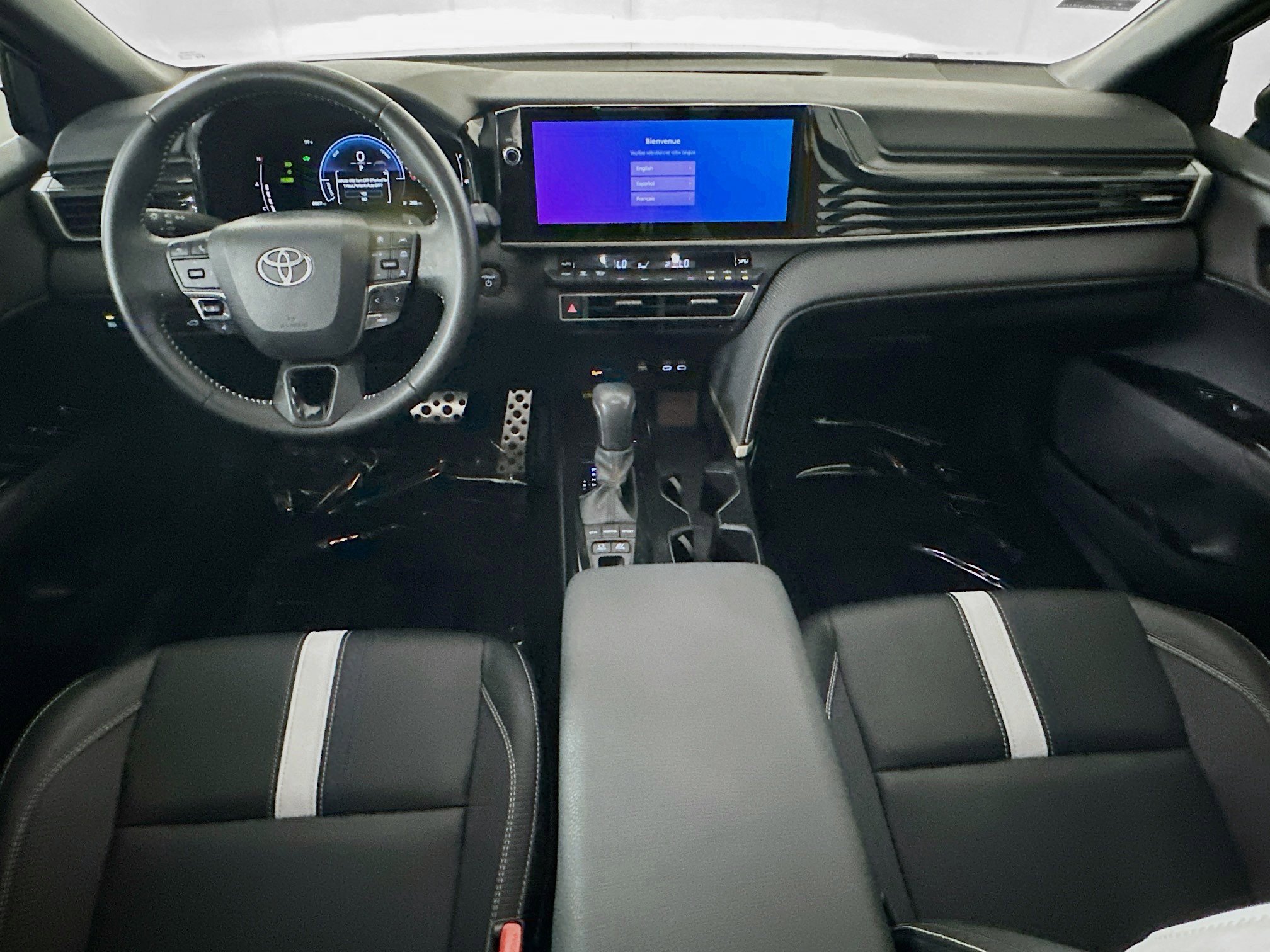 Used 2025 Toyota Camry SE w/ Multimedia Upgrade Package FWD image 26