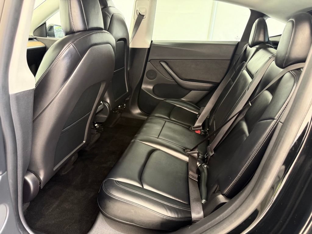 Used 2021 Tesla Model Y Long Range AWD/4WD image 19