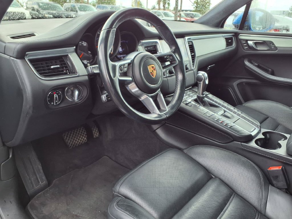 Used 2017 Porsche Macan Turbo AWD/4WD image 22