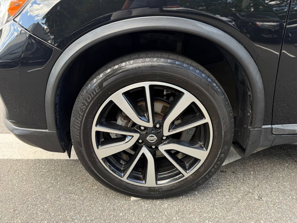 Used 2019 Nissan Rogue SL w/ Premium Package AWD/4WD image 10