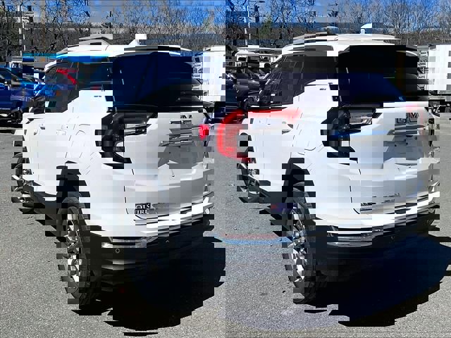 Used 2022 GMC Terrain SLT w/ Infotainment Package II image 6