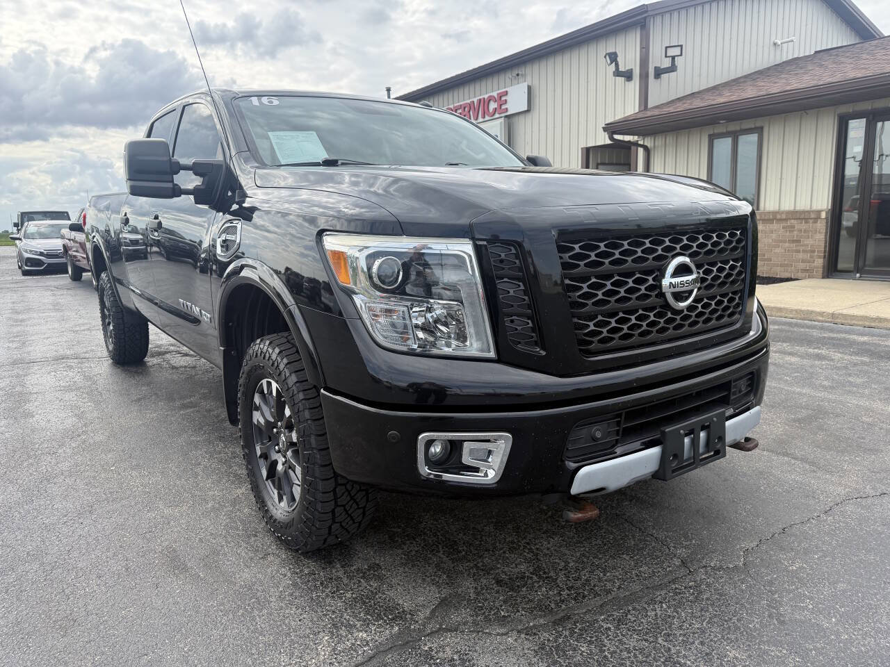 Used 2016 Nissan Titan PRO-4X AWD/4WD image 2