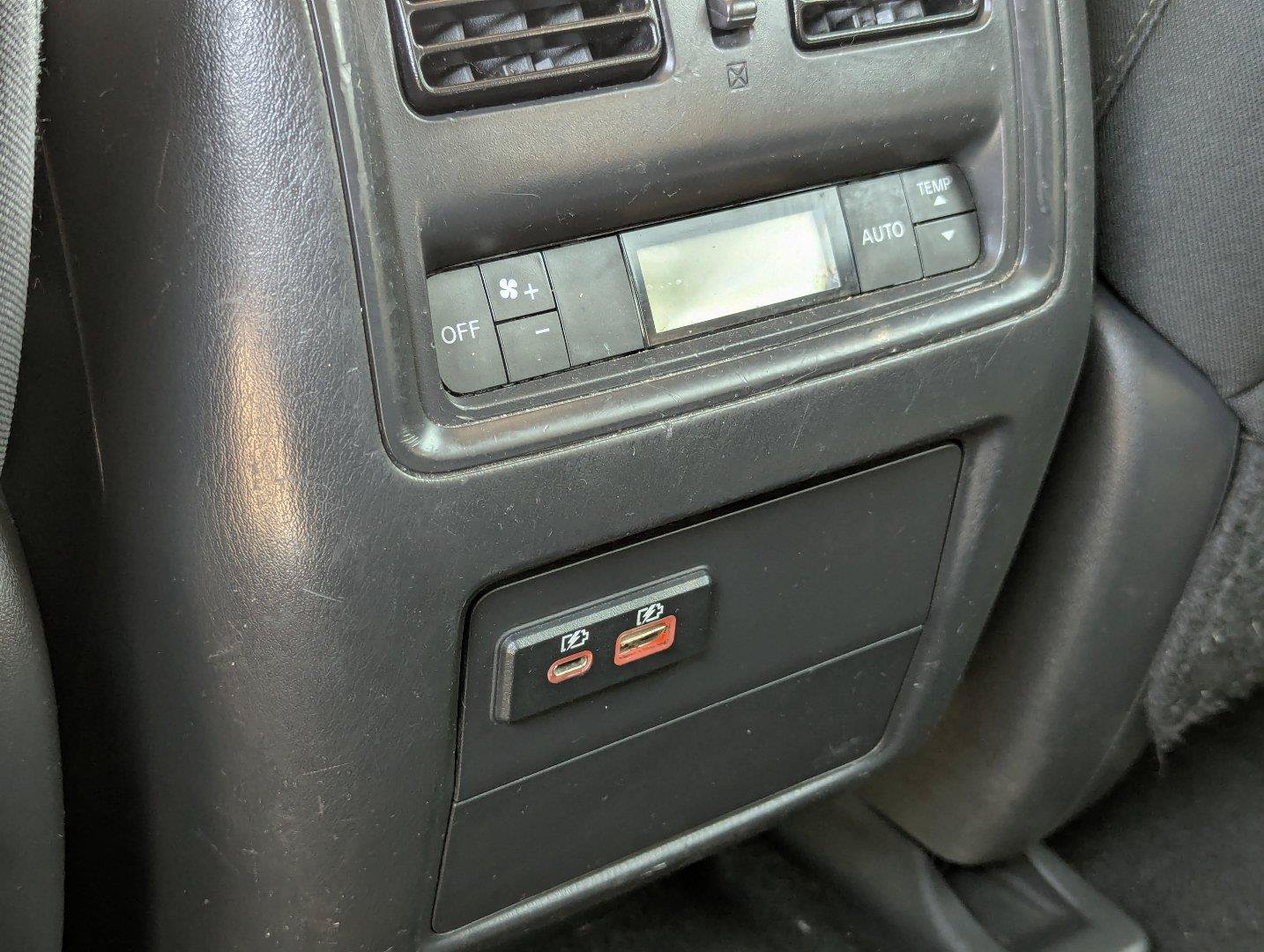 Used 2019 Nissan Pathfinder SV FWD image 23