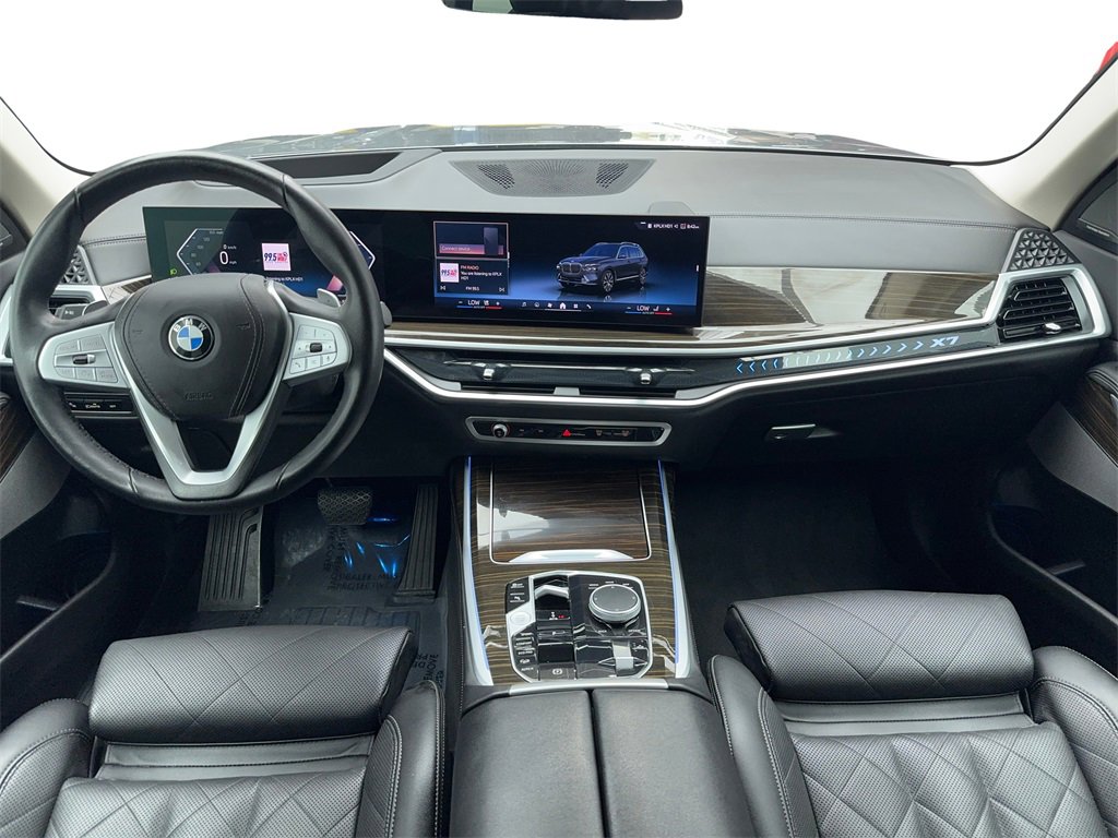Used 2024 BMW X7 xDrive40i image 17