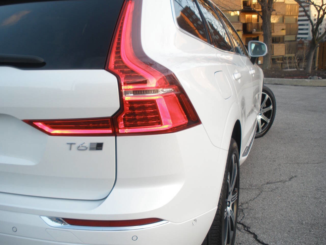Used 2018 Volvo XC60 T6 Inscription w/ Advanced Package AWD/4WD image 18