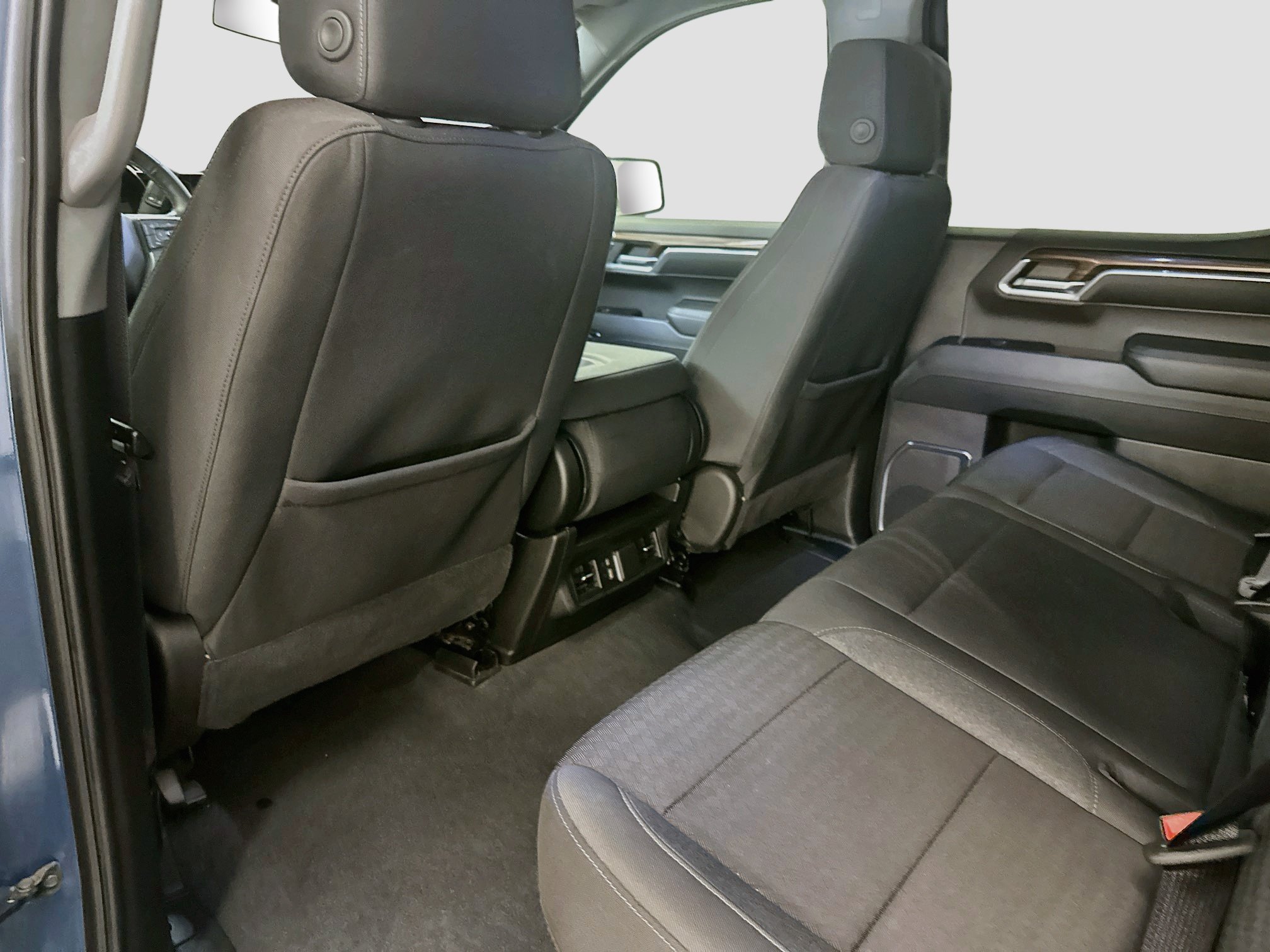 Used 2024 Chevrolet Silverado 1500 LT AWD/4WD image 28