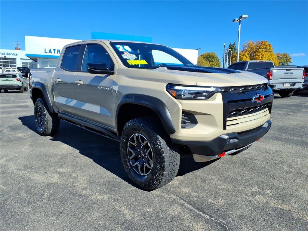 Used 2024 Chevrolet Colorado ZR2 w/ ZR2 Convenience Package III image 6
