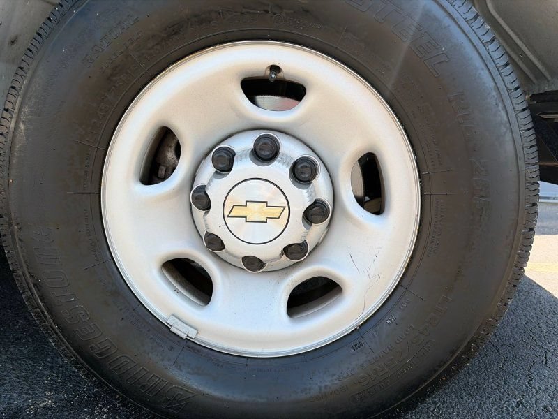 Used 2023 Chevrolet Express 2500 w/ Driver Convenience Package RWD image 29