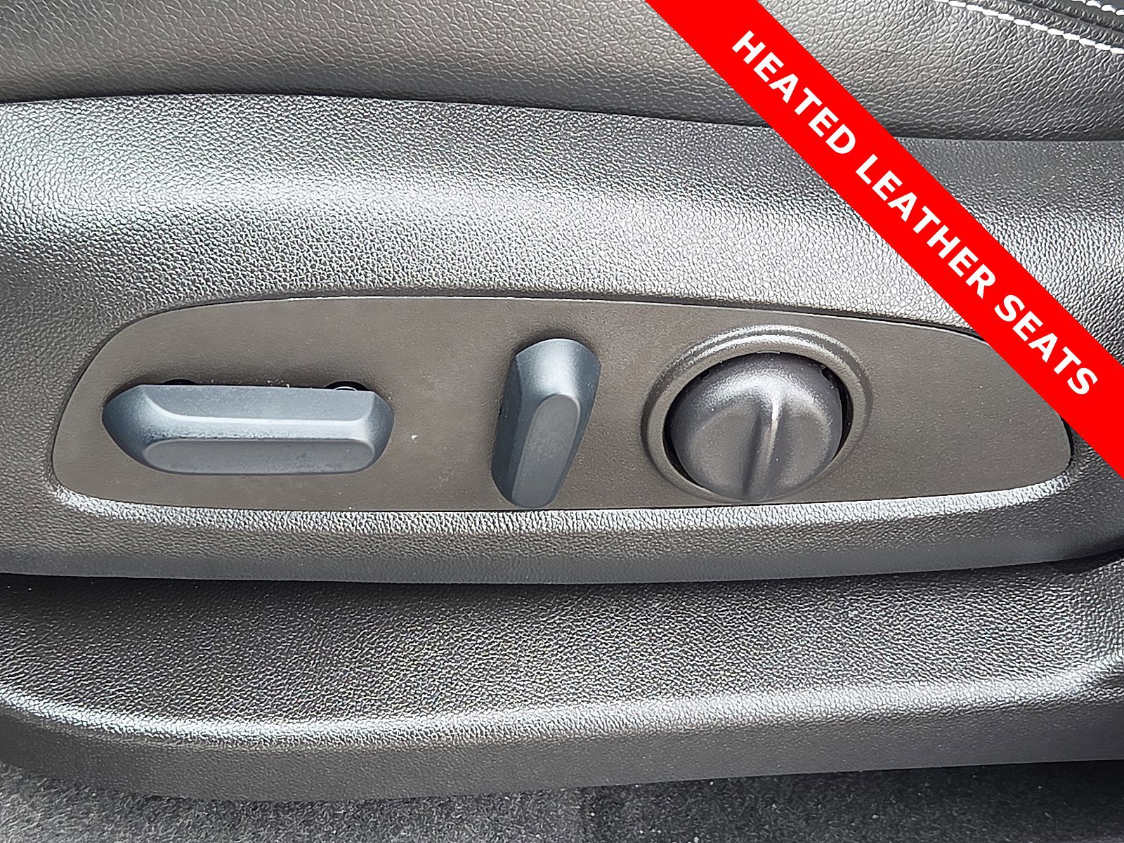 Used 2022 GMC Terrain SLT w/ Tech Package image 13