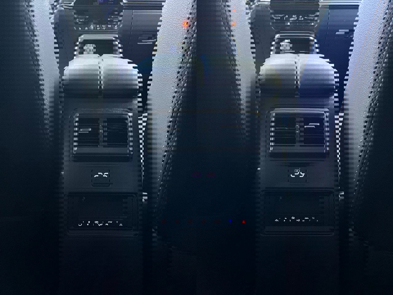 Used 2025 MAZDA CX-70 3.3 Turbo w/ Preferred Package image 13