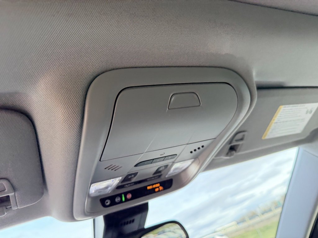 Used 2022 GMC Terrain AT4 image 27