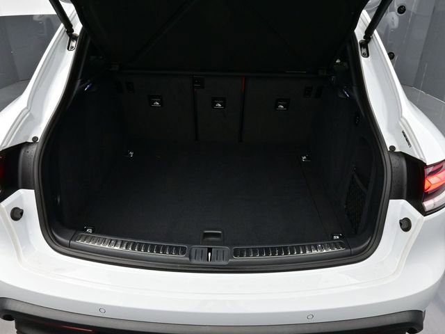 Certified 2023 Porsche Macan Turbo image 16