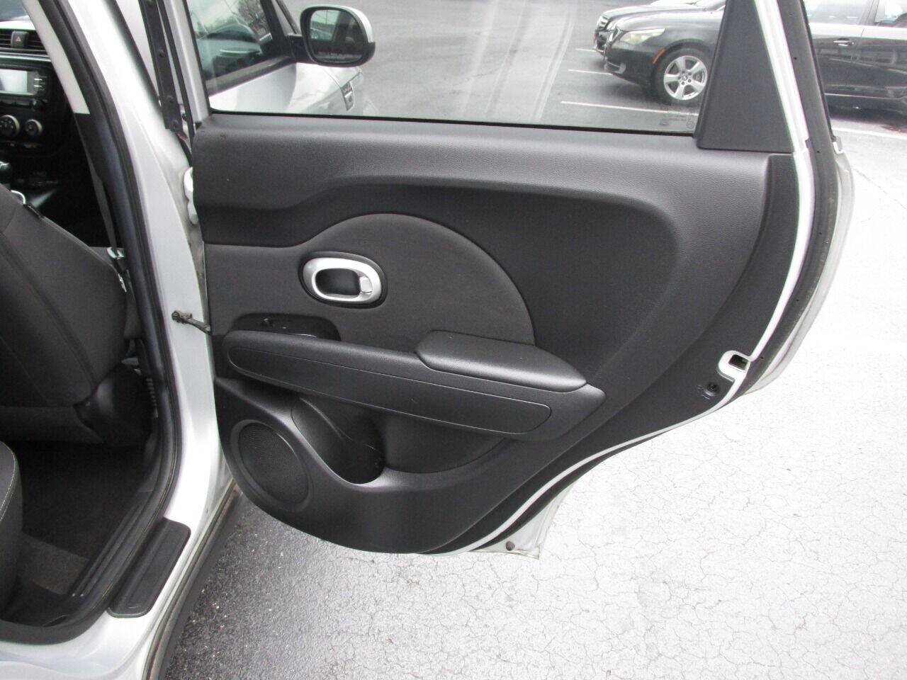 Used 2015 Kia Soul FWD image 25