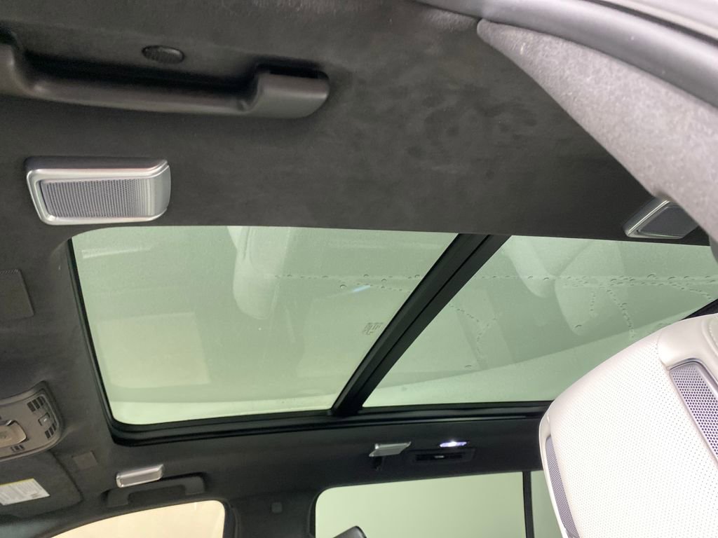 Used 2025 Cadillac Escalade ESV Sport Platinum w/ LPO, ONYX Package image 10