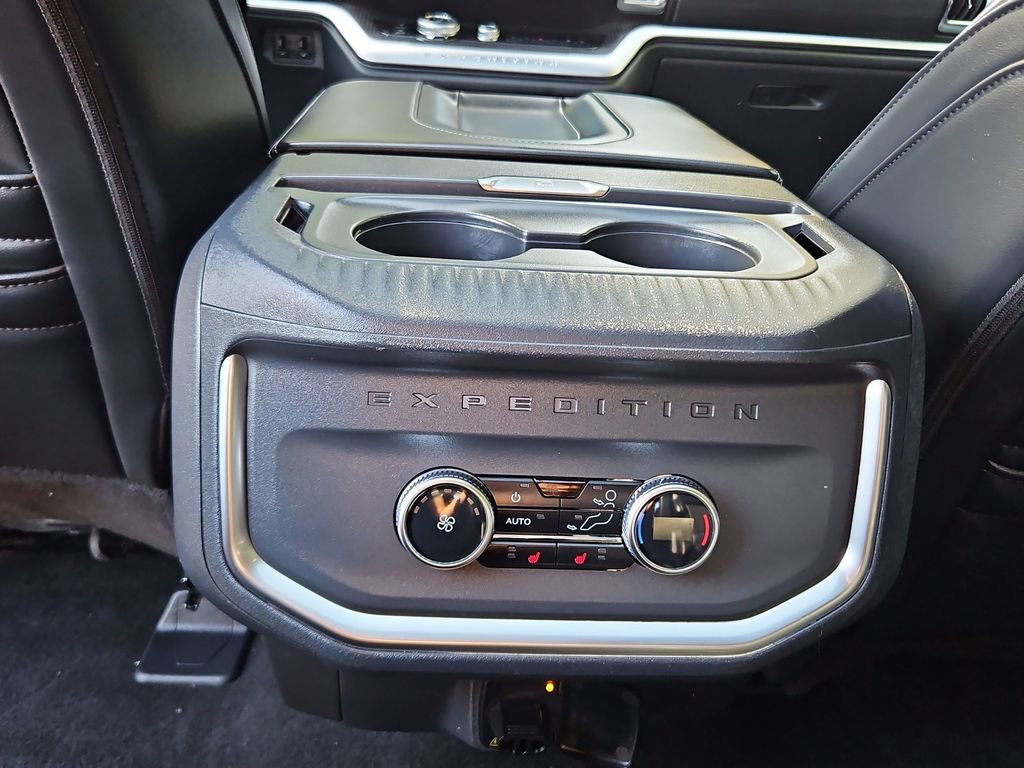 Used 2025 Ford Expedition Max Platinum w/ Stealth Appearance Package AWD/4WD image 33