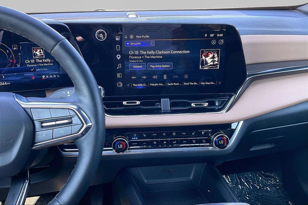 Used 2025 Chevrolet Equinox ACTIV w/ Safety and Technology Package AWD/4WD image 10