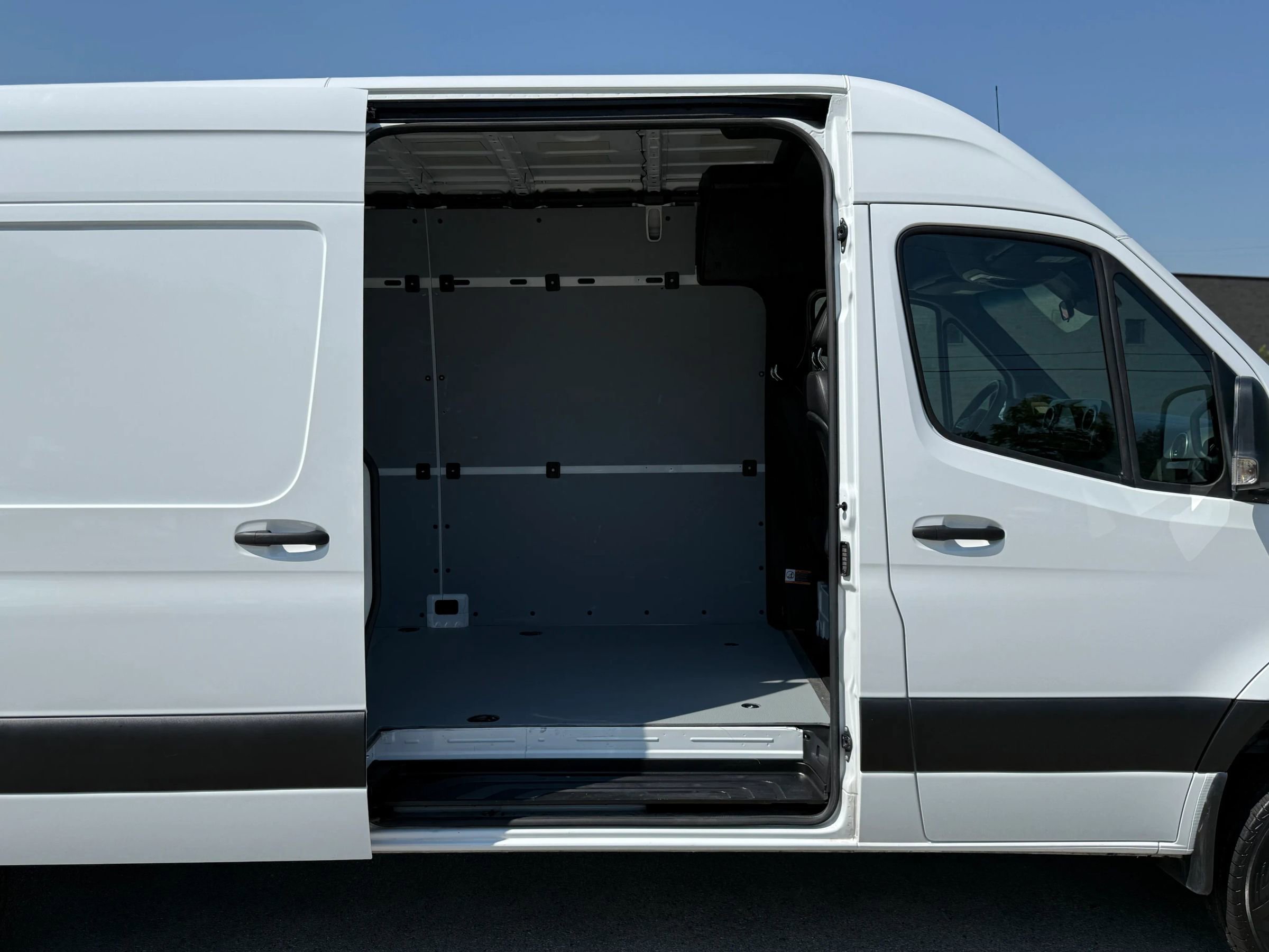 Used 2024 Mercedes-Benz Sprinter 2500 image 12
