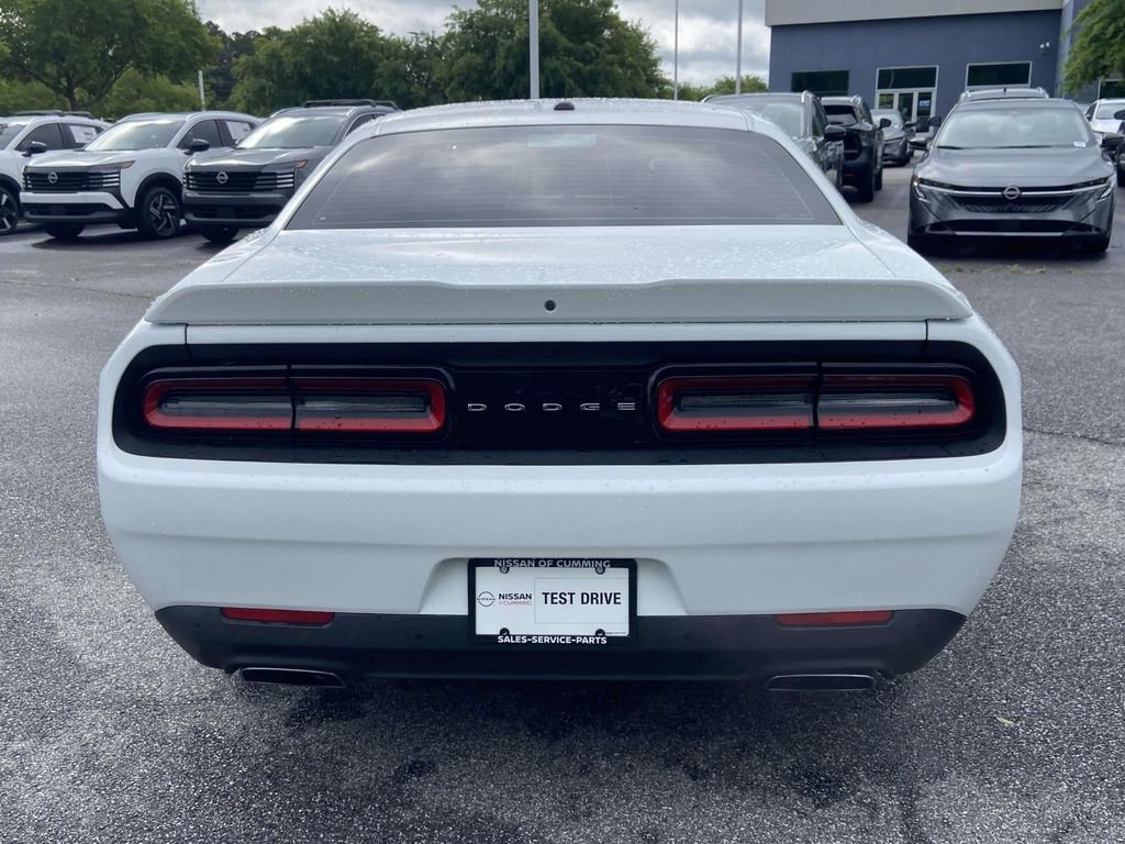 Used 2022 Dodge Challenger R/T RWD image 4