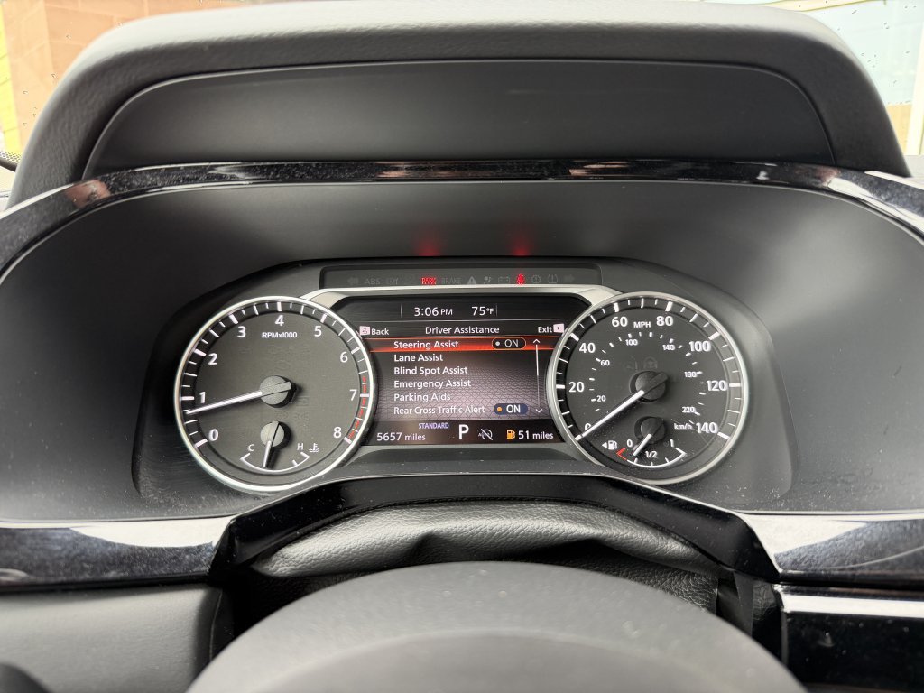 Used 2025 Nissan Pathfinder SV FWD image 18