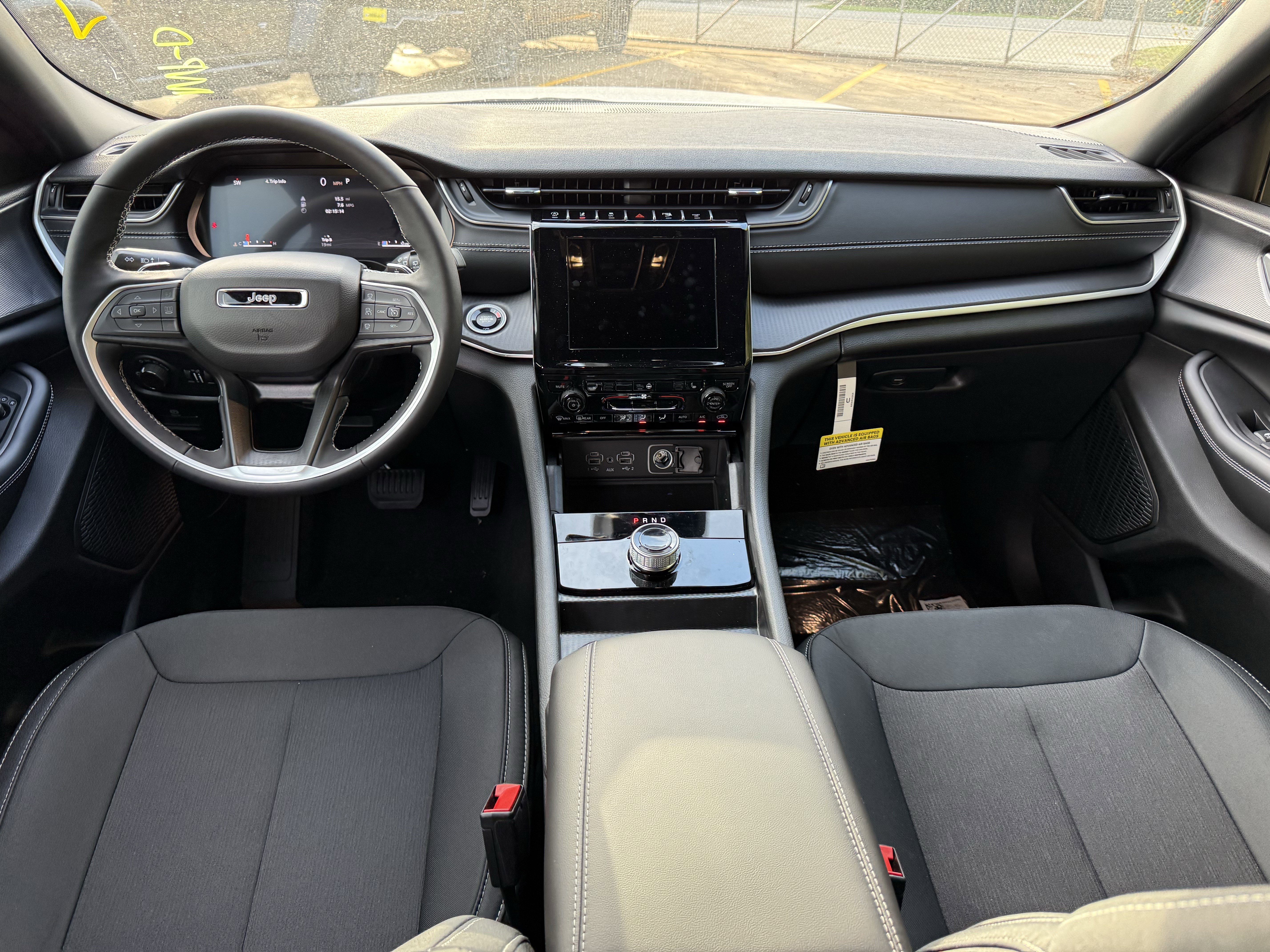 New 2025 Jeep Grand Cherokee Laredo image 18