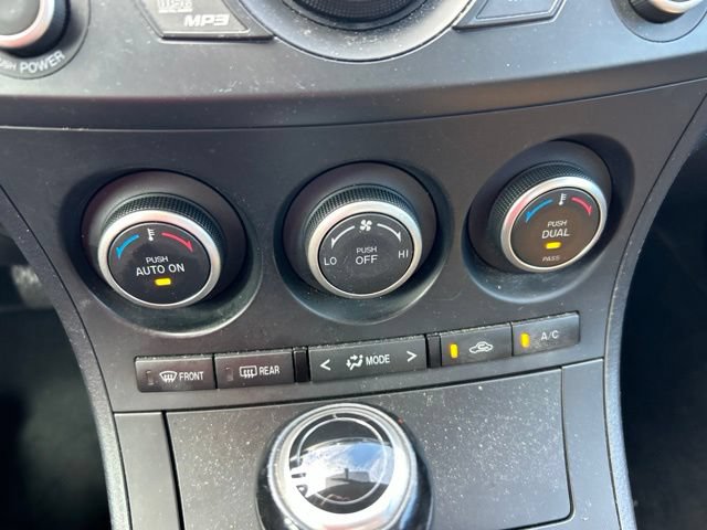 Used 2013 MAZDA MAZDA3 i Touring FWD image 12