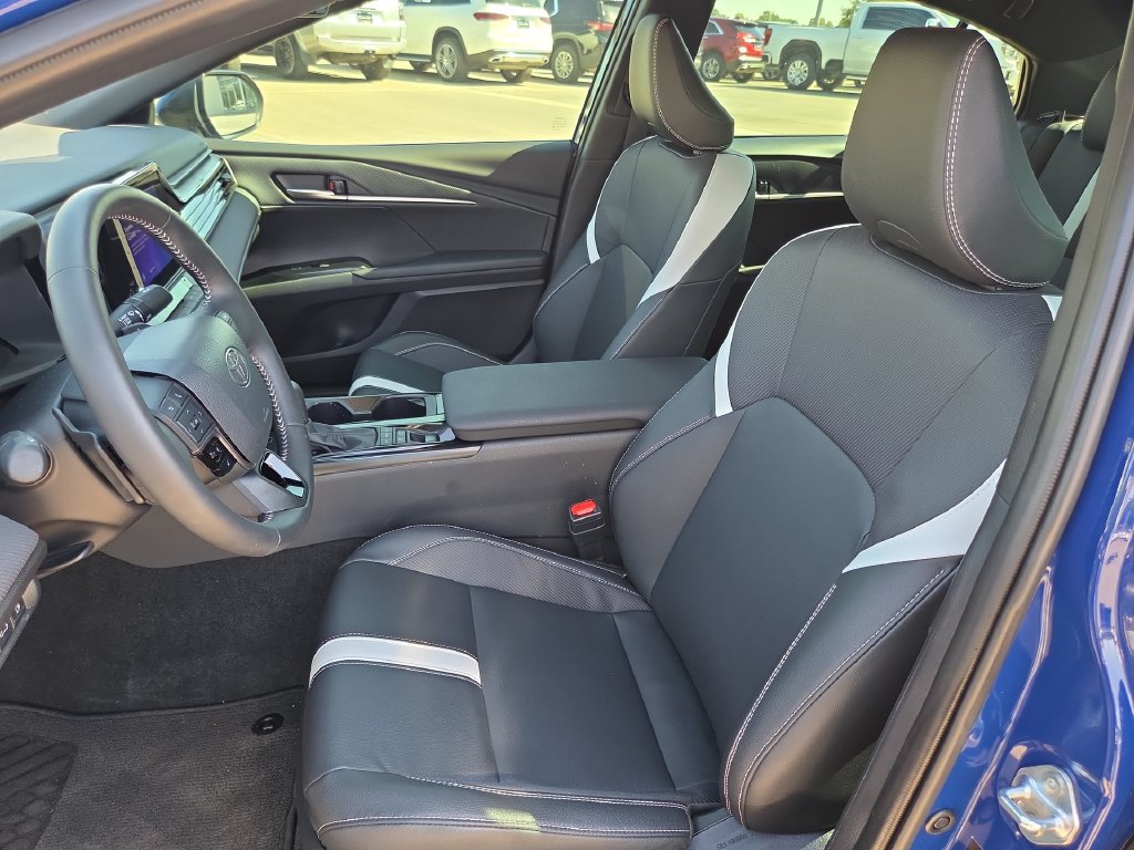 Used 2026 Toyota Camry SE w/ Convenience Package FWD image 16