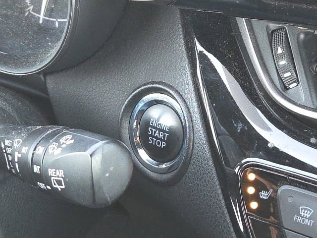 Used 2018 Toyota C-HR XLE FWD image 38