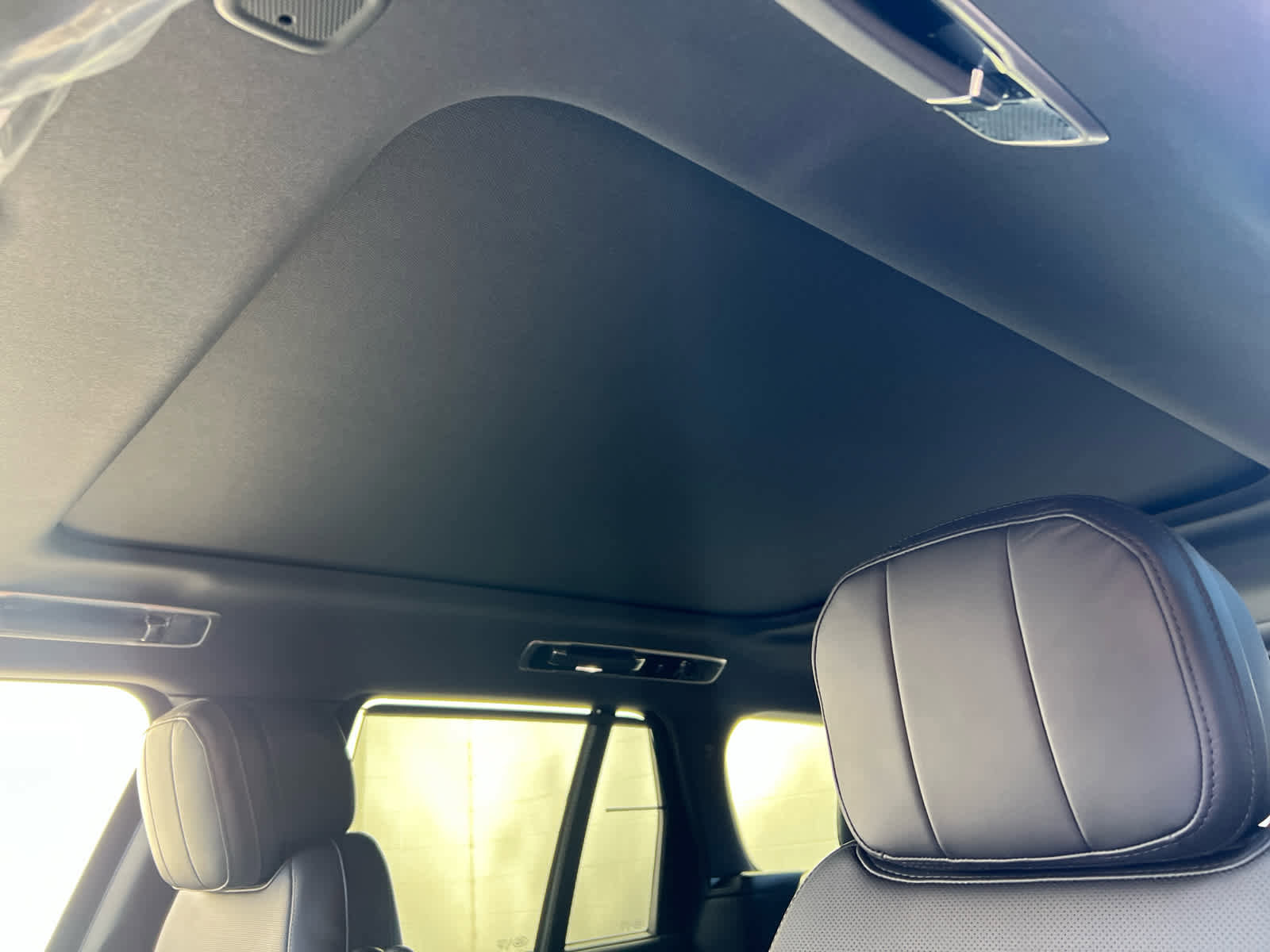 New 2025 Land Rover Range Rover SE image 14