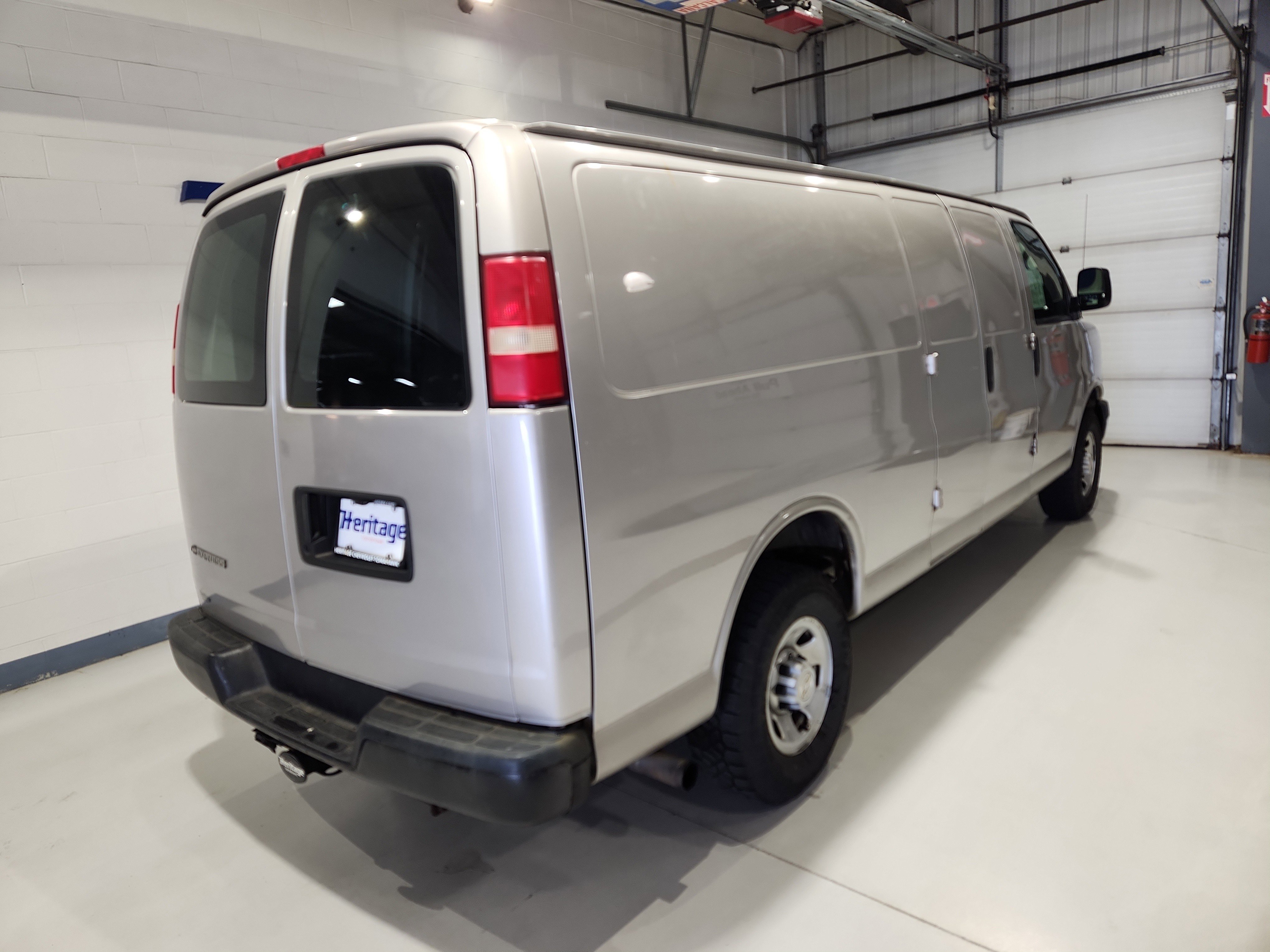 Used 2009 Chevrolet Express 2500 Extended image 22