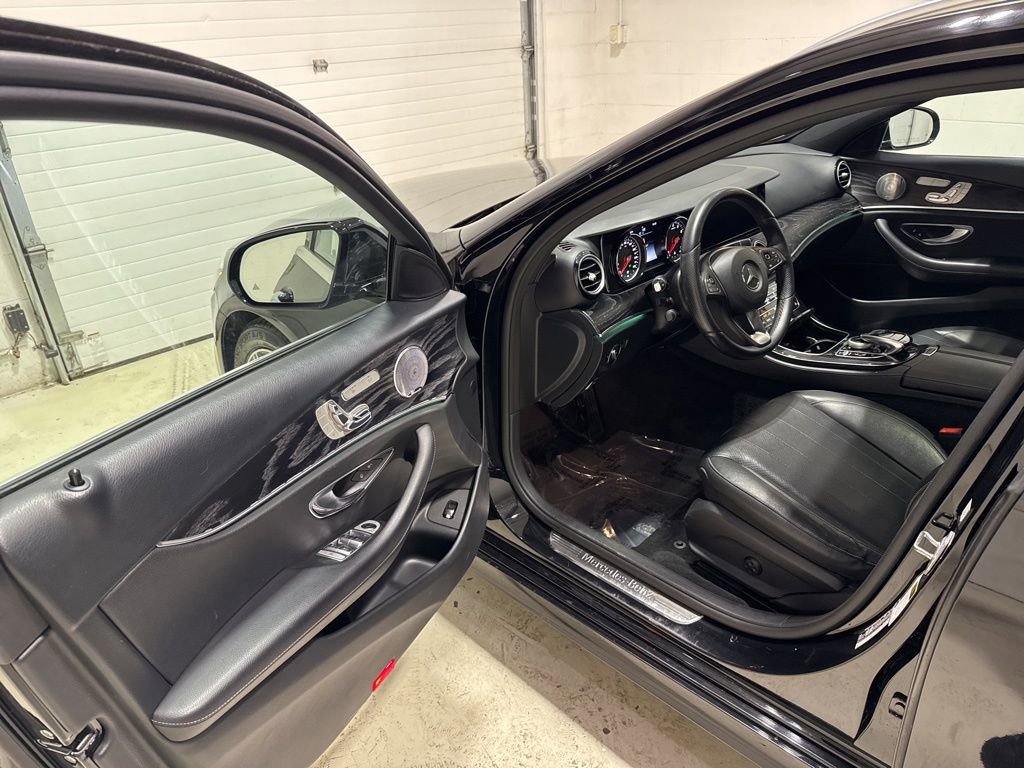 Used 2017 Mercedes-Benz E 400 4MATIC Wagon w/ Premium 1 Package image 10