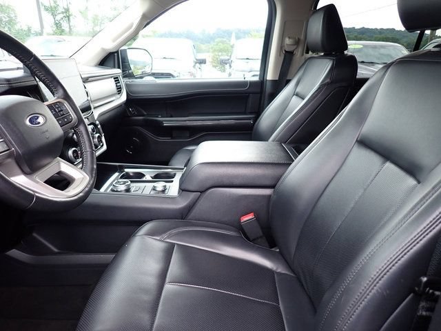 Used 2024 Ford Expedition XLT AWD/4WD image 18