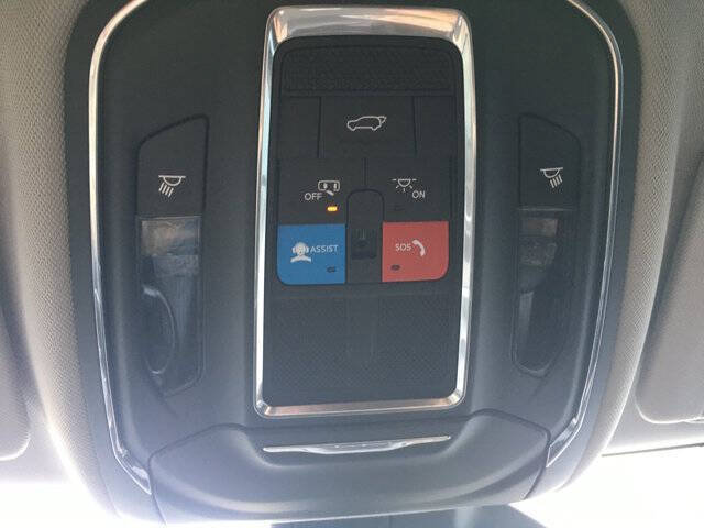 Used 2023 Jeep Grand Cherokee Limited w/ Black Appearance Package AWD/4WD image 19