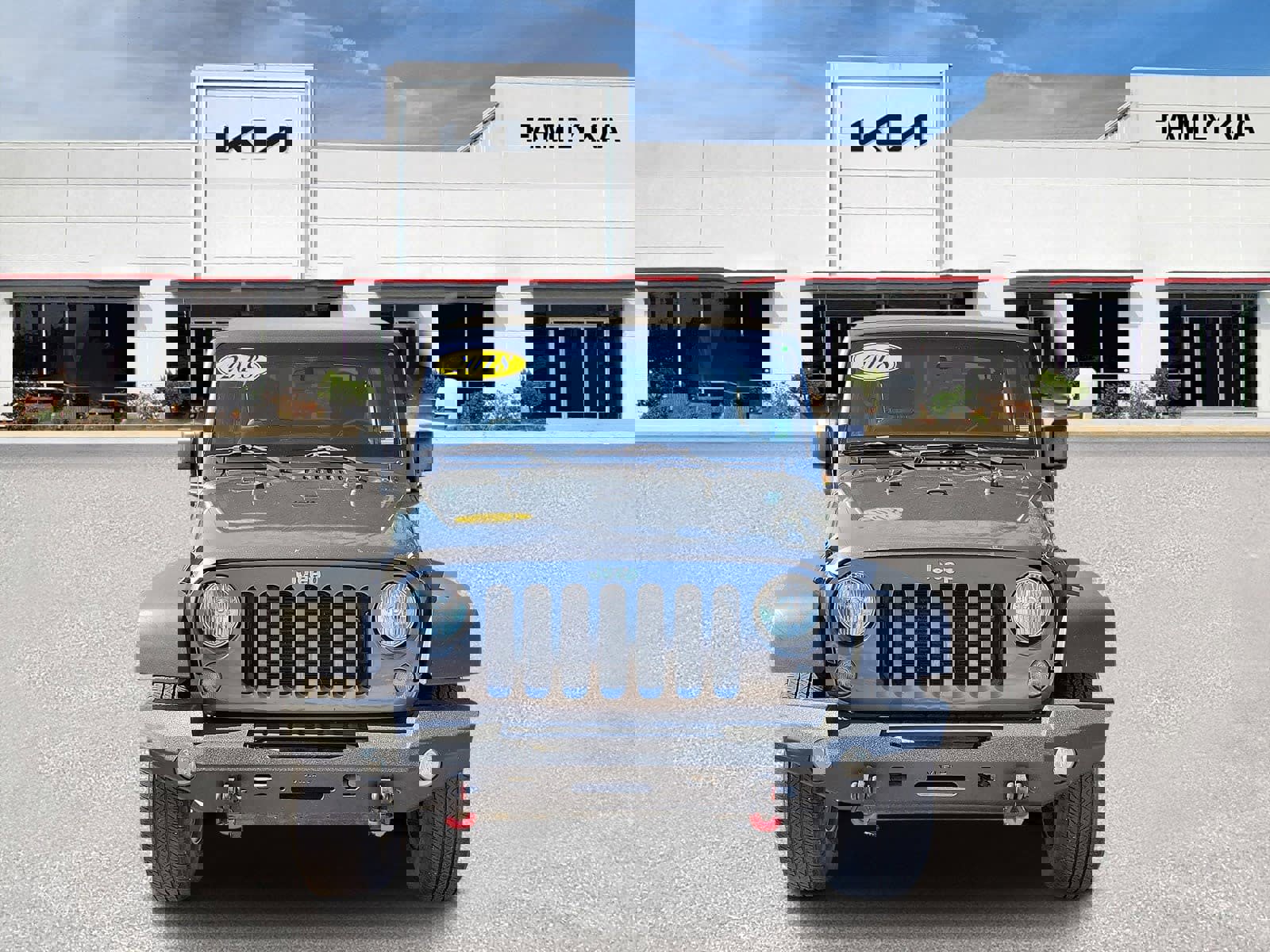 Used 2018 Jeep Wrangler Unlimited Sport w/ Connectivity Group AWD/4WD image 2