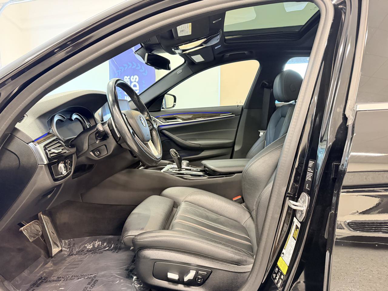 Used 2019 BMW 530i xDrive AWD/4WD image 17