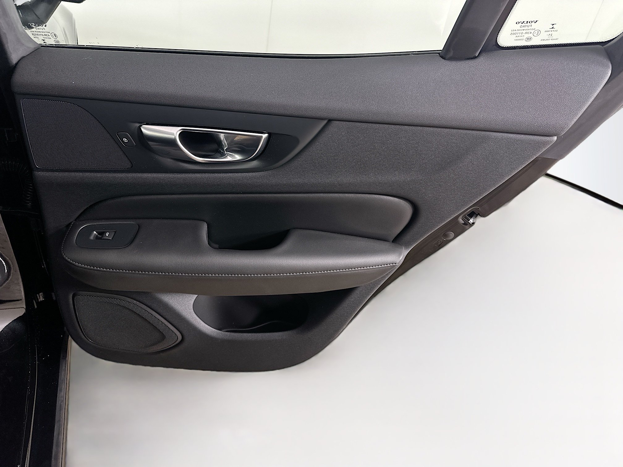 Used 2023 Volvo S60 B5 Plus FWD image 30