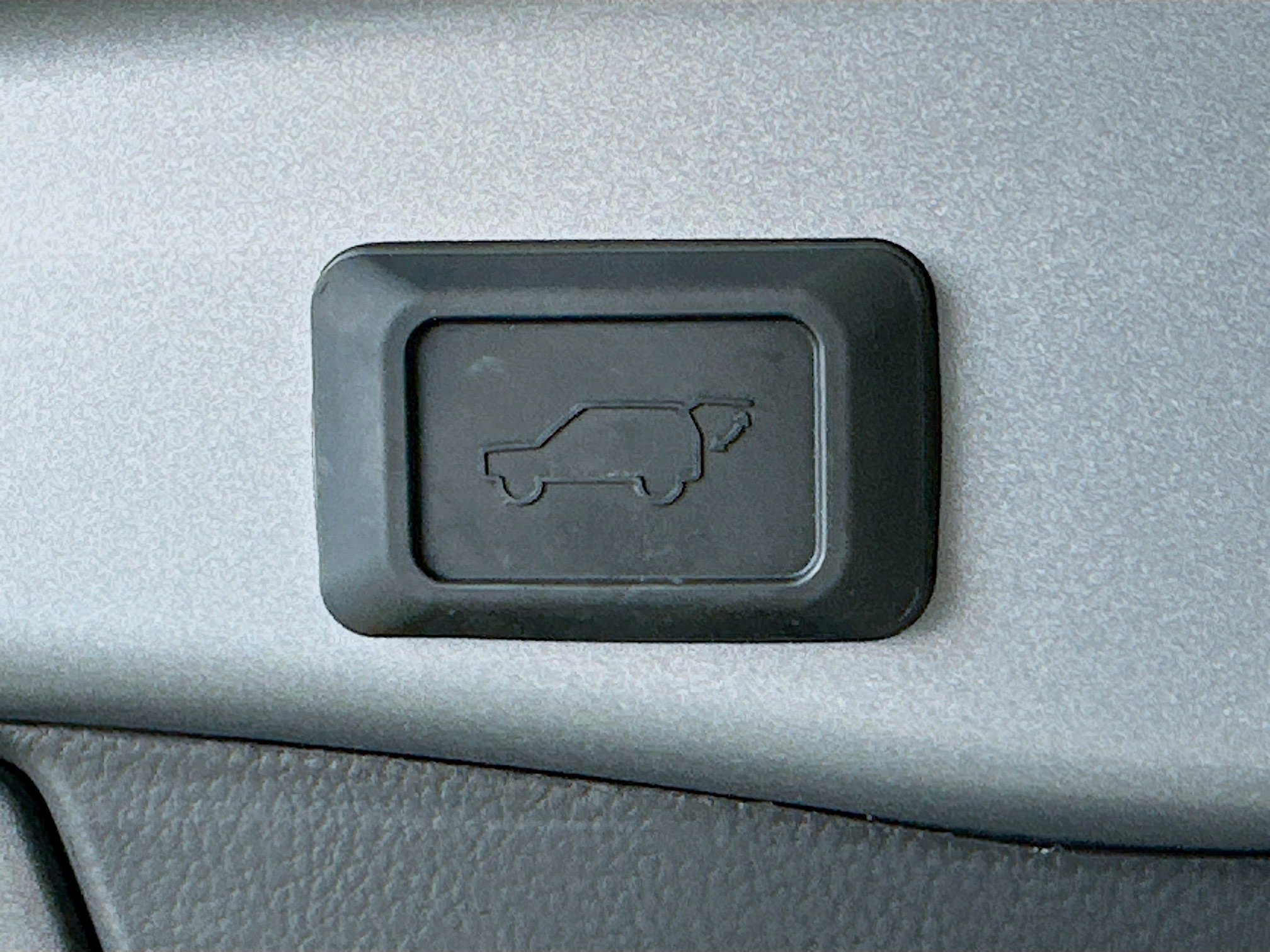 Used 2021 Toyota RAV4 XLE Premium FWD image 30