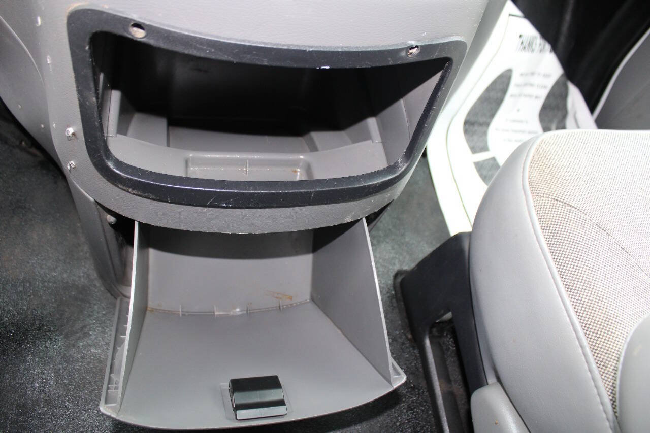 Used 2003 Ford E-350 and Econoline 350 XL RWD image 26