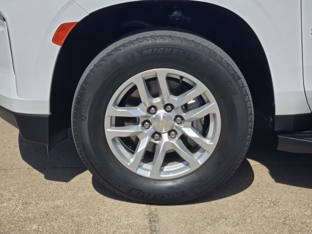 Used 2023 Chevrolet Suburban LT image 11