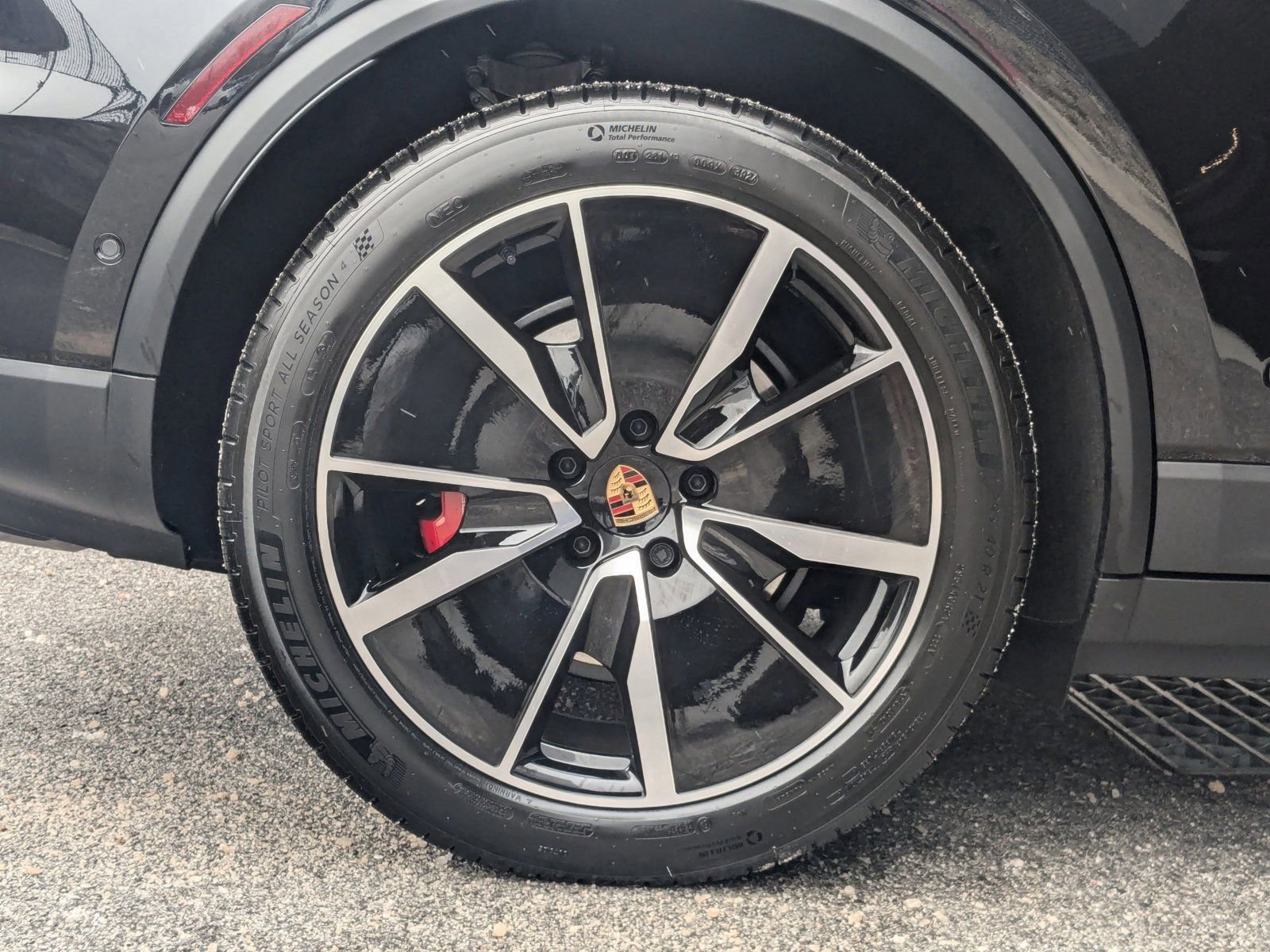 New 2025 Porsche Macan 4S Electric image 26