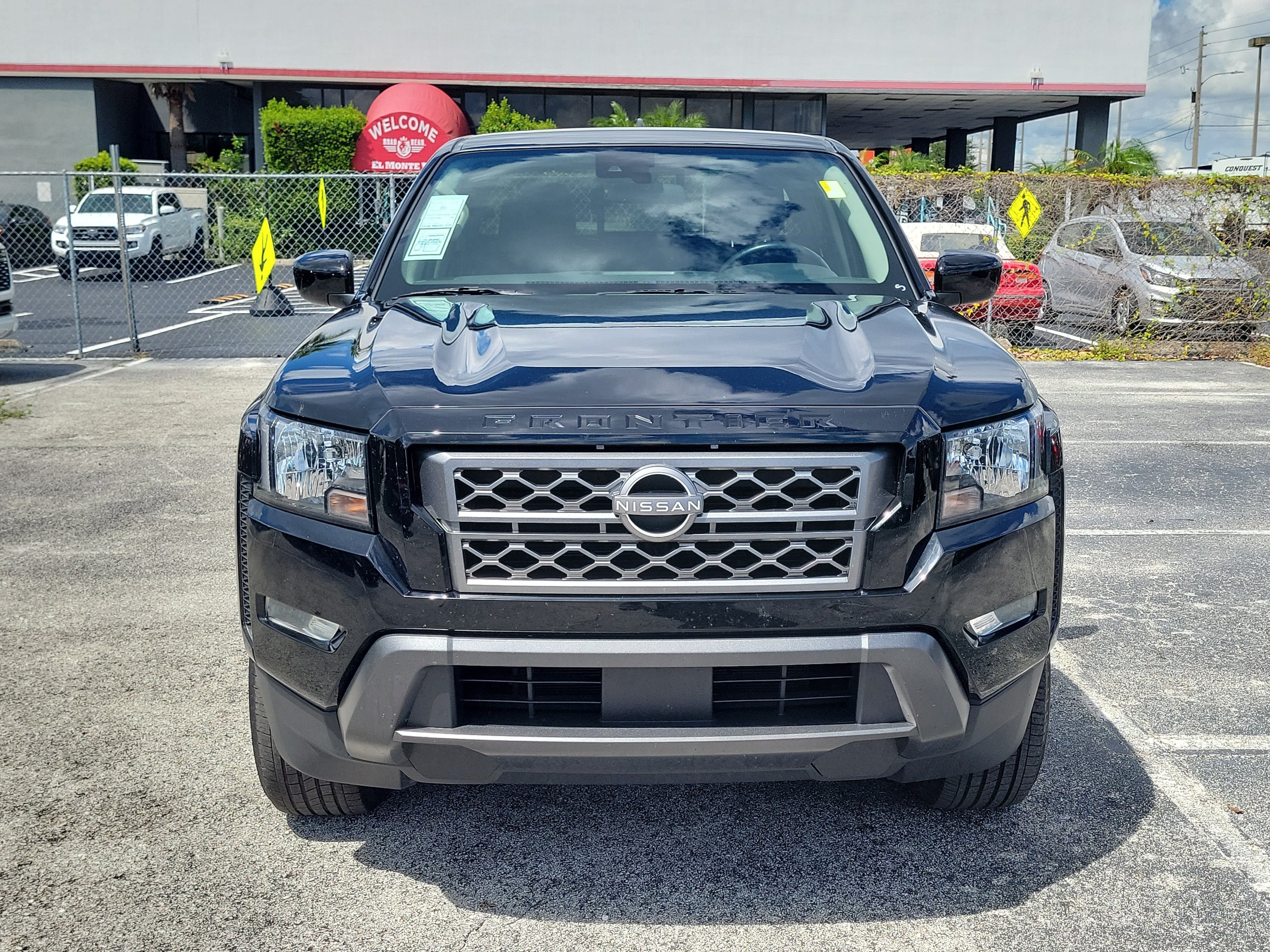 Certified 2024 Nissan Frontier SV w/ SV Convenience Package RWD image 2