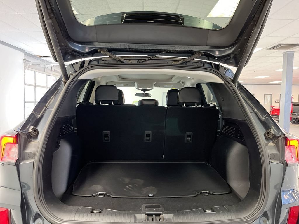 Used 2022 Ford Escape SEL w/ SEL Stealth AWD Package image 11