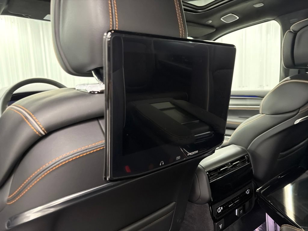 New 2026 Jeep Grand Wagoneer L Summit AWD/4WD image 15