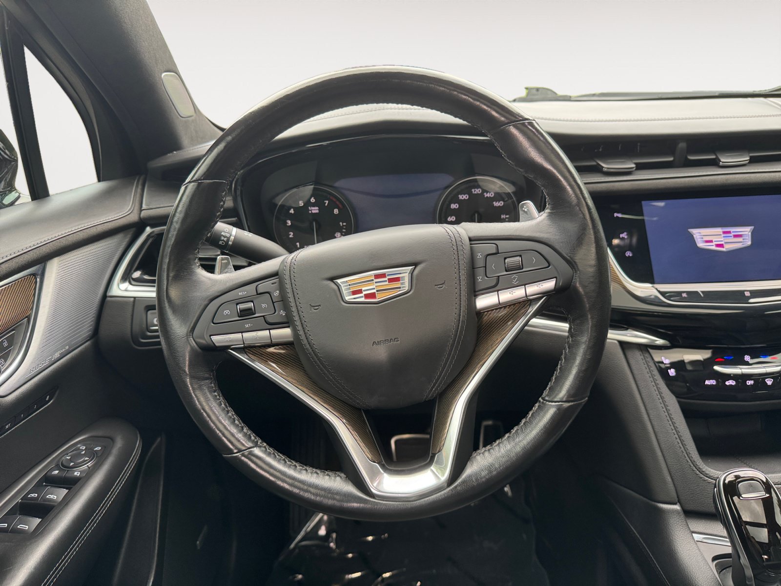 Used 2021 Cadillac XT6 Sport w/ Platinum Package AWD/4WD image 11