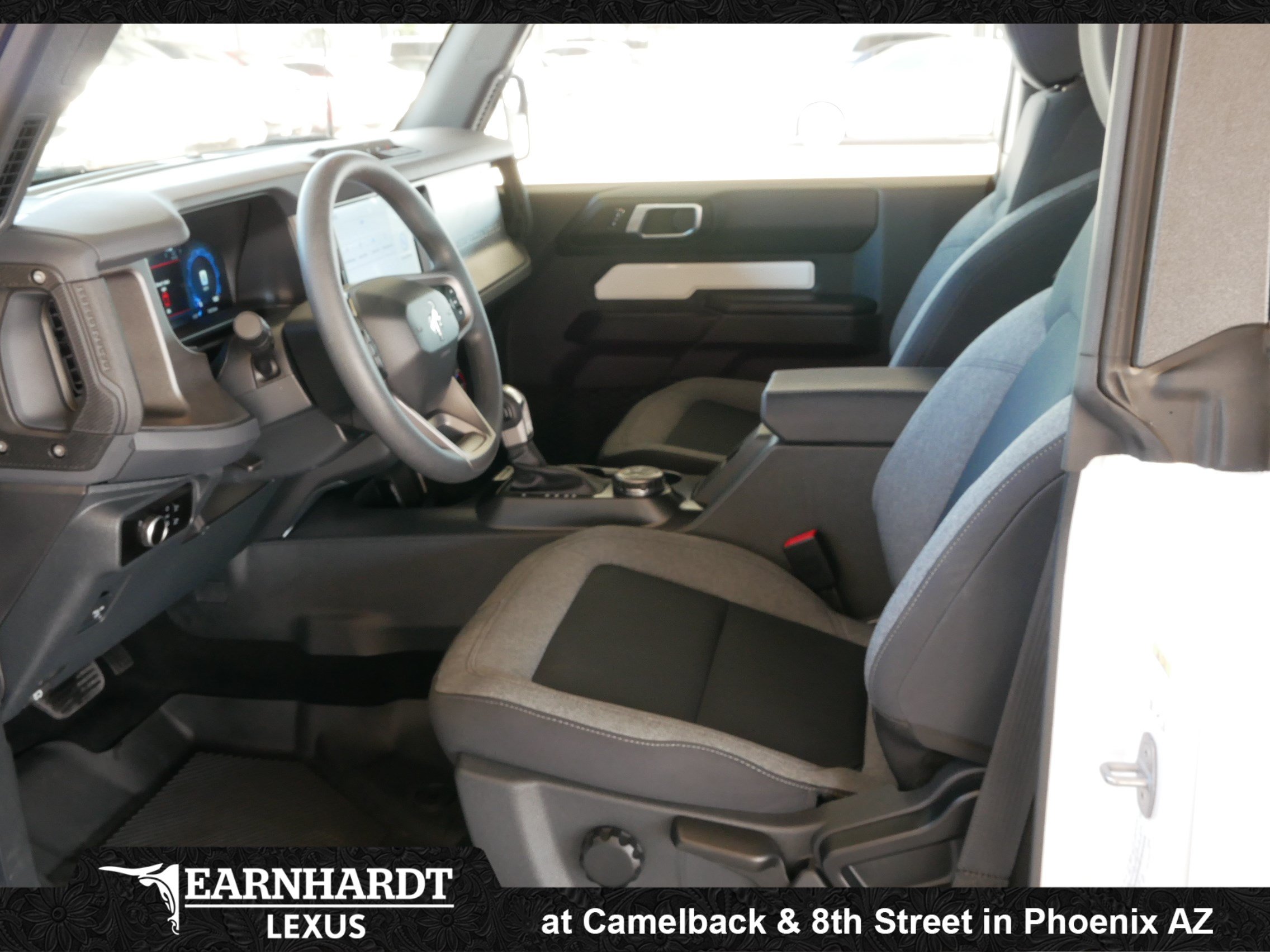 Used 2025 Ford Bronco 2-Door AWD/4WD image 4