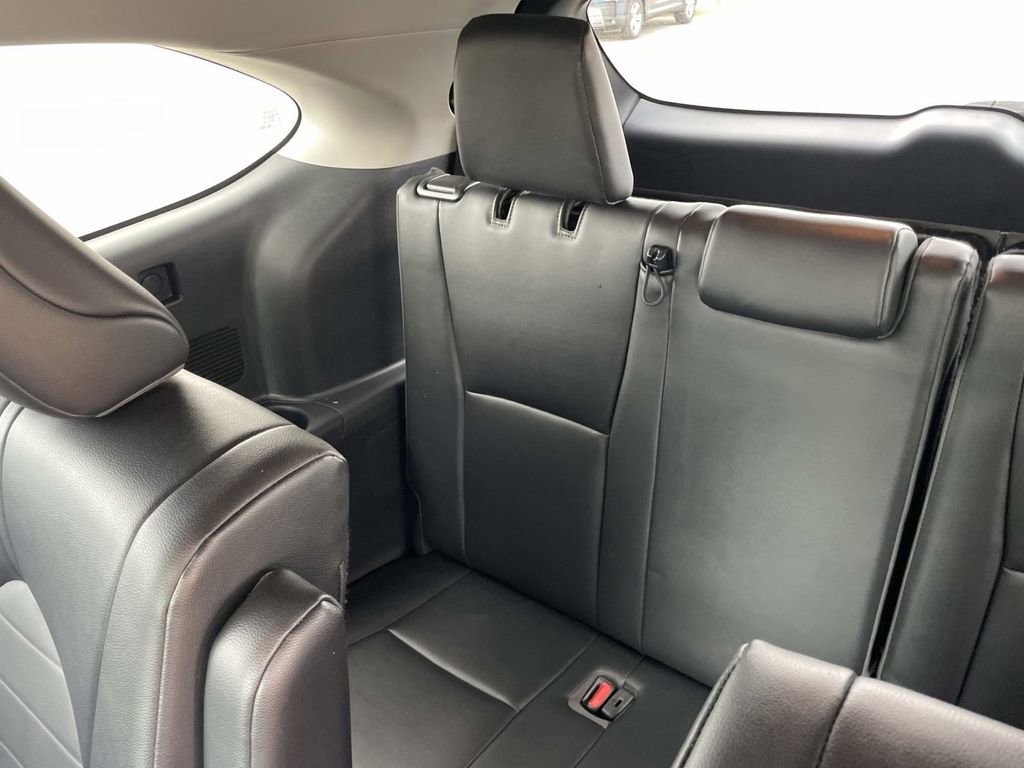 Used 2023 Toyota Highlander XLE image 11