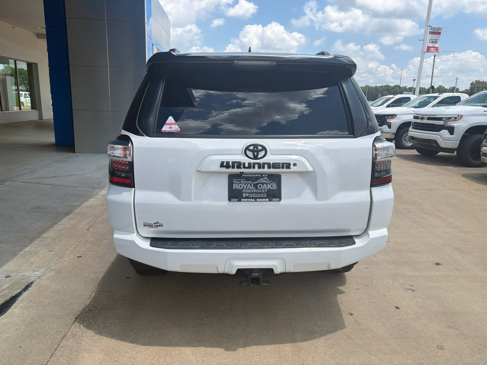 Used 2019 Toyota 4Runner SR5 AWD/4WD image 4